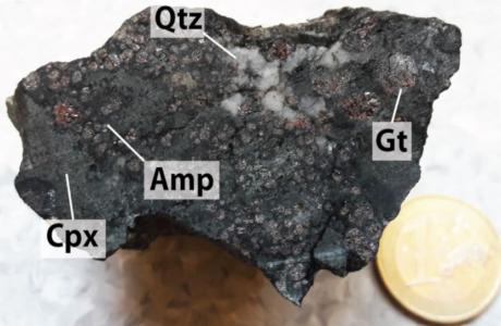 Un échantillon de la collection des roches du MRAC est le témoin le plus ancien de la tectonique des plaques moderne