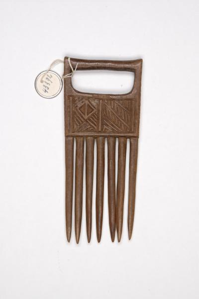 Chokwe combs - Collection | Royal Museum for Central Africa - Tervuren ...