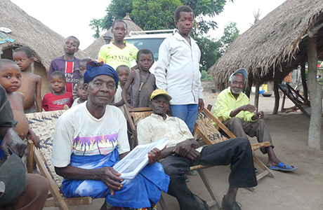 Habitants de la chefferie Mangbele